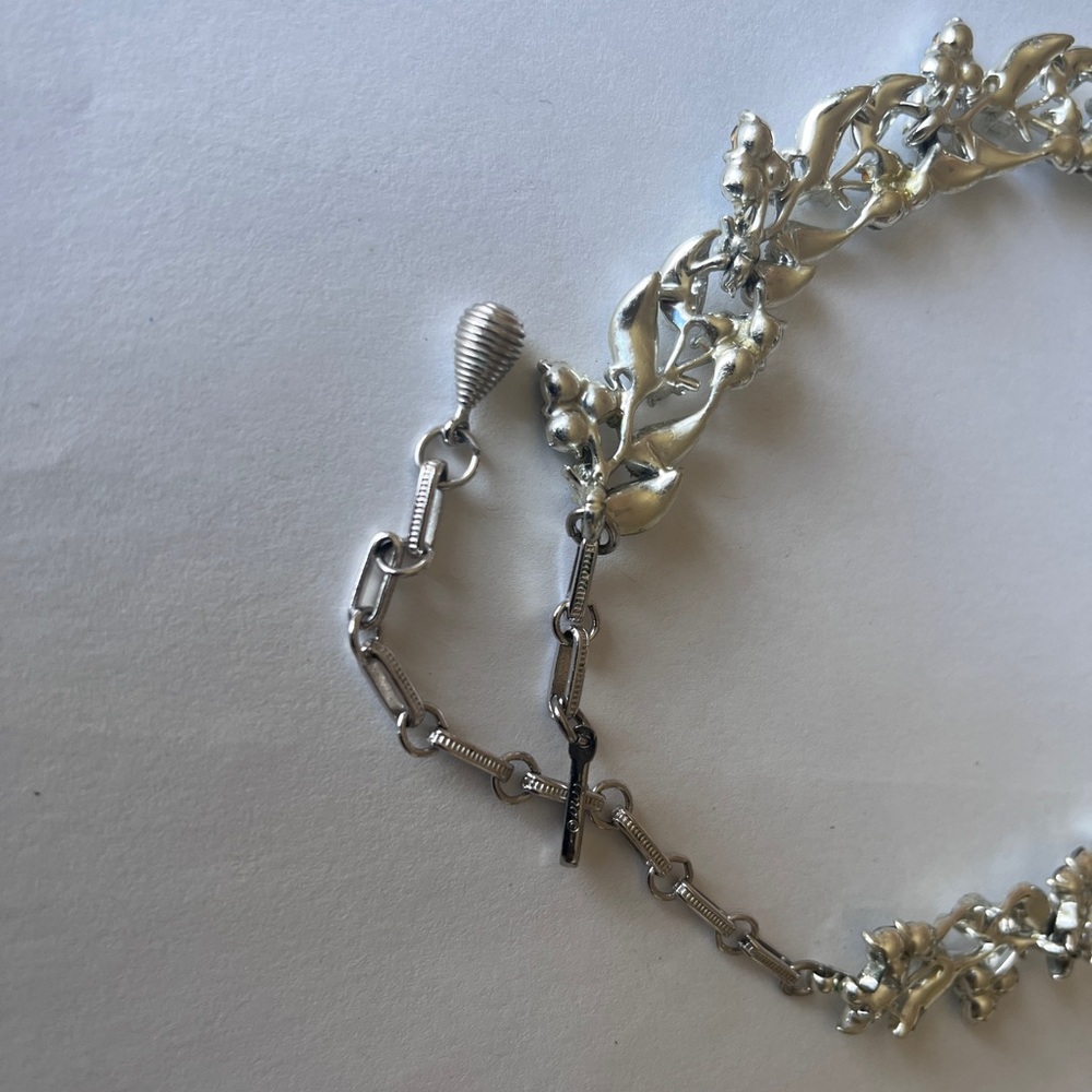 Vintage Coro Silver Tone Leaf Choker Necklace with Pale Blue Rhinestones - Picture 10 of 10